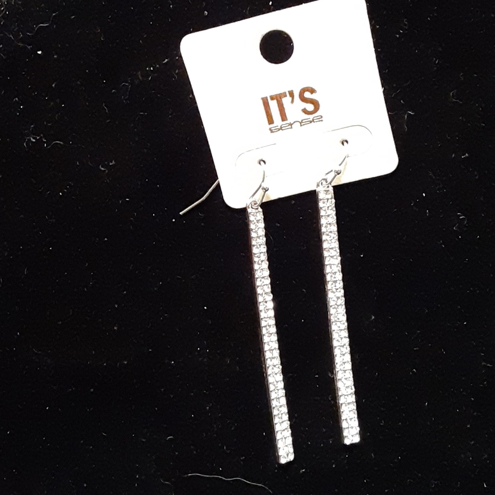 Sparkly bar earrings
